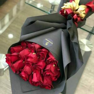 Small love red roses bouquet